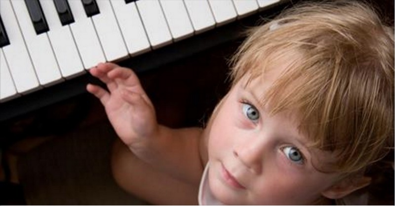 Ak chcete urýchliť vývoj mozgu u detí, naučte ich počúvať hudbu
